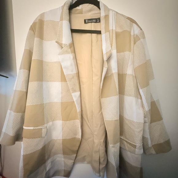 New York&Company Women's Tan Checkered Jacket - Picture 1 of 2